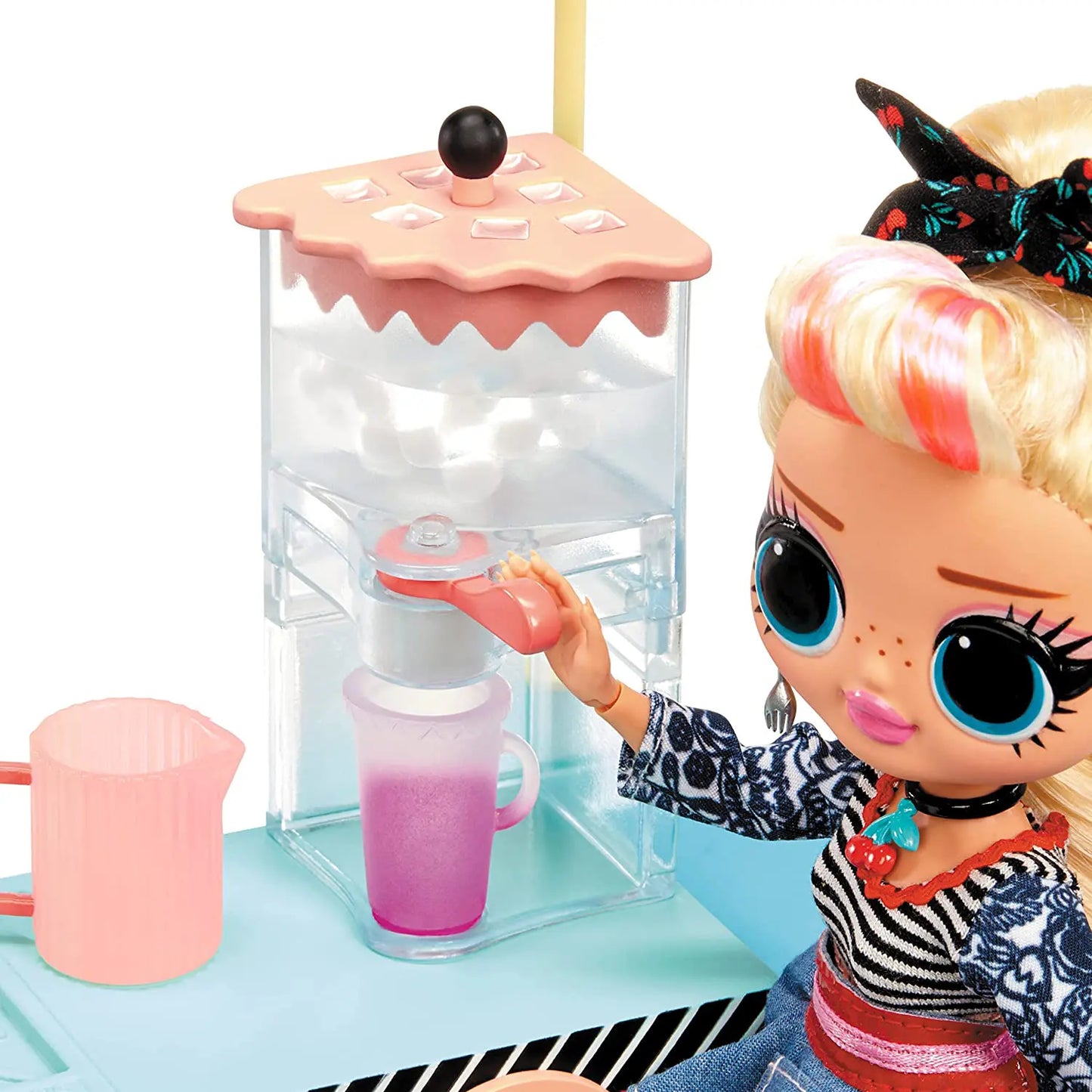 L.O.L. Surprise OMG House of Surprises Miss Sunday Lekset med 45+ Överraskningar