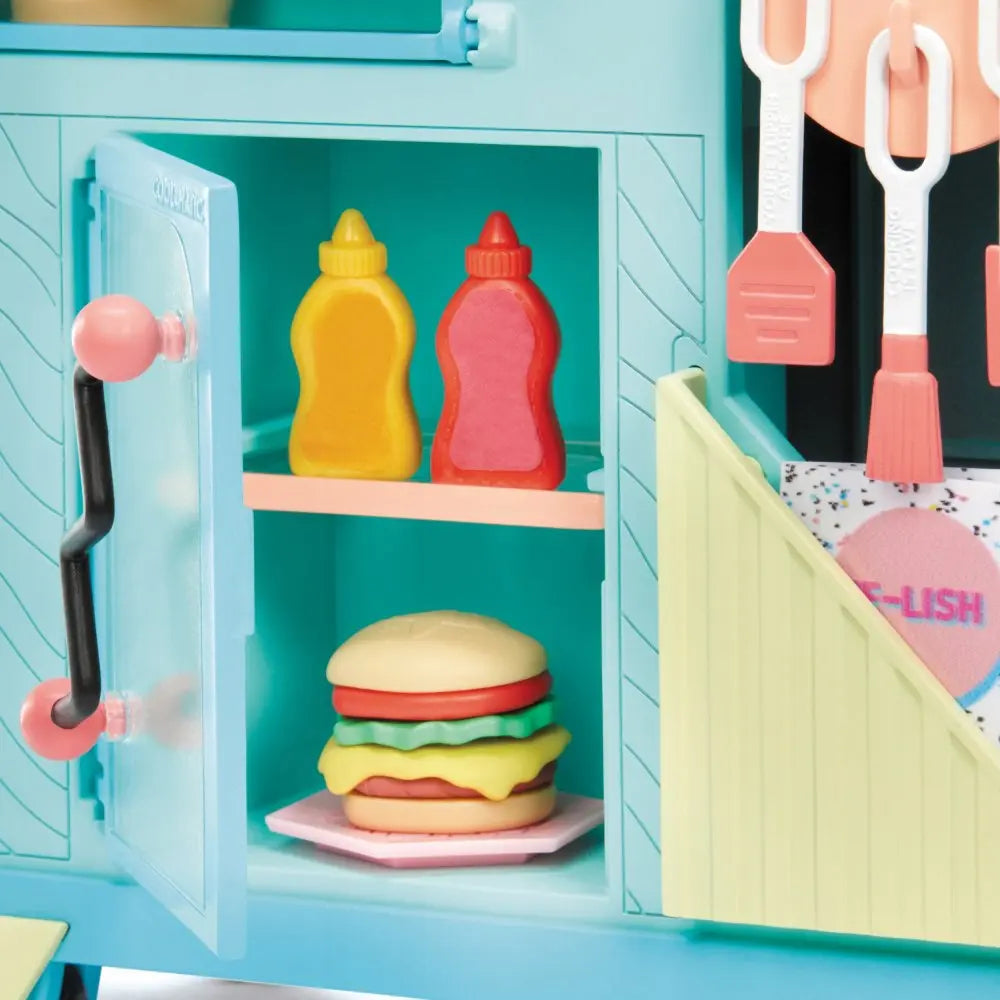L.O.L. Surprise OMG House of Surprises Miss Sunday Lekset med 45+ Överraskningar