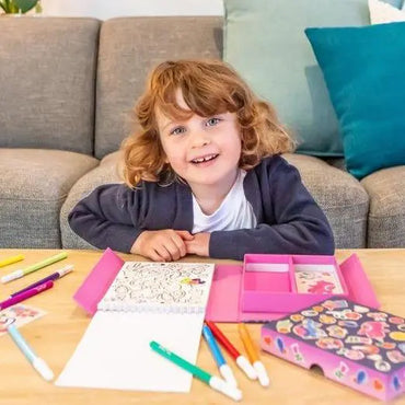 Tiger Tribe Målarbokset med Stickers & Pennor - Magiska Varelser