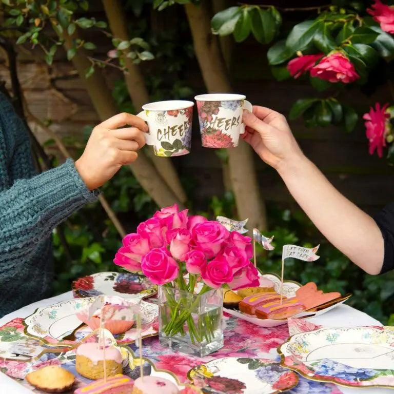 Truly Scrumptious papperskoppar med fat