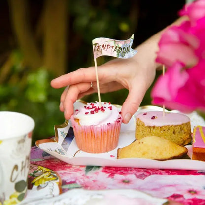 Truly Scrumptious vintage canapéflaggor