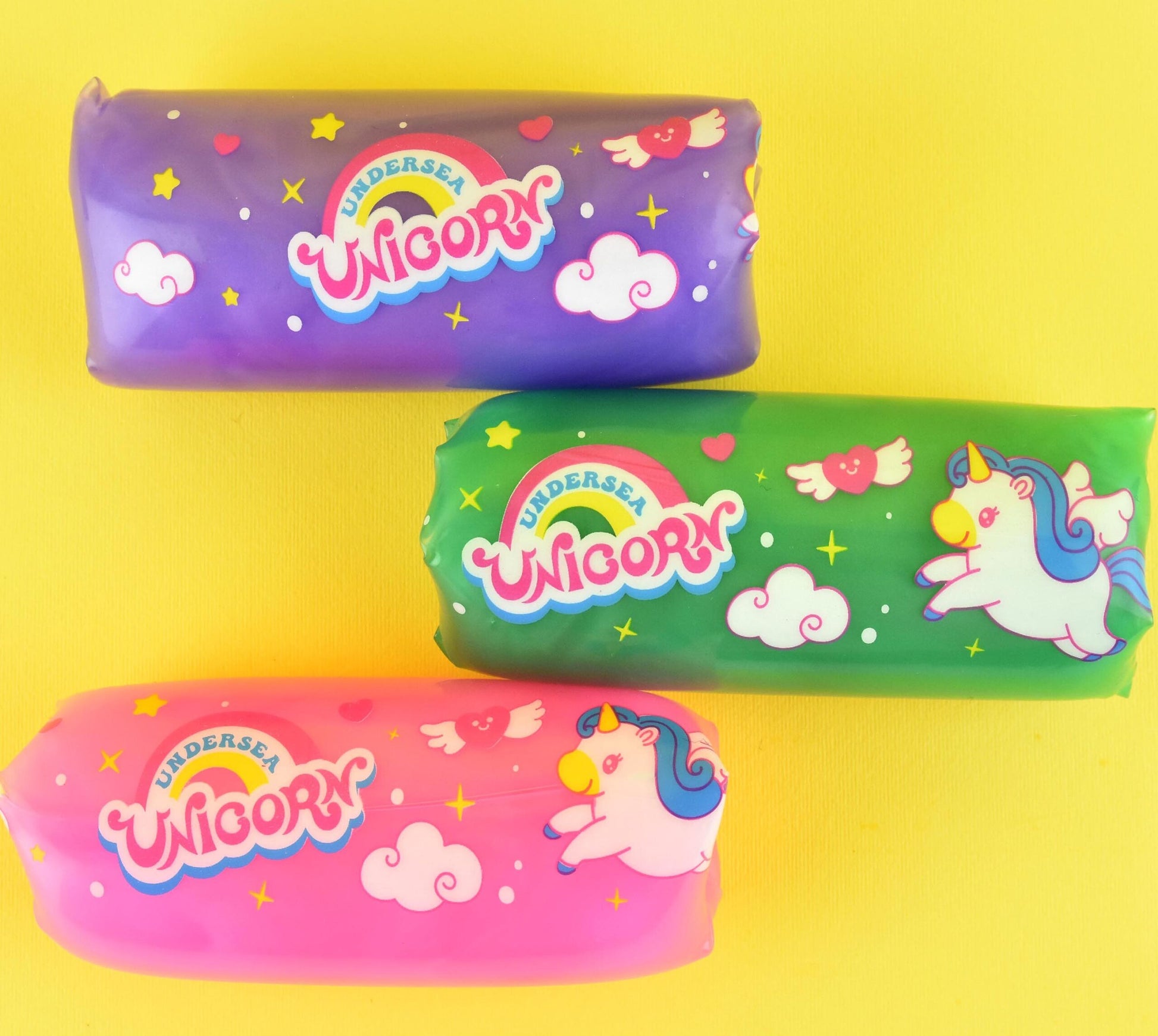 Upptäck vår populära fidget toy – Vattenorm med Enhörning! En rolig och stressreducerande leksak med vatten, enhörning och glitter. Perfekt för både barn och vuxna. Köp nu på Hurry Skurry!