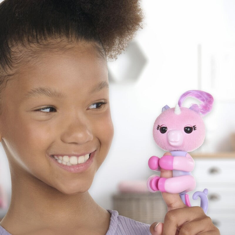 Fingerlings Fortune Telling Fingerling Magic Mood Enhörning