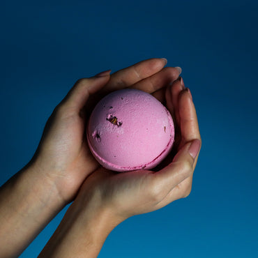 Rose & Petals Bath Bomb dia 7.5 cm 180 g