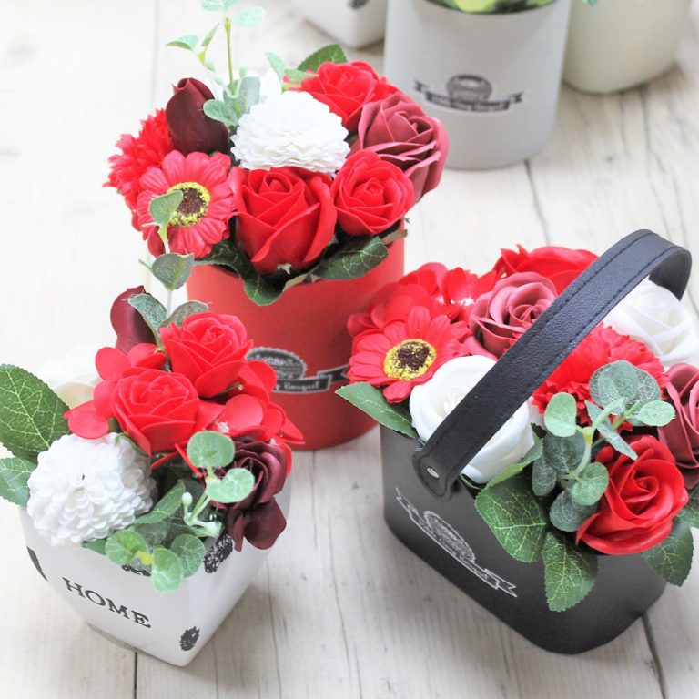 Tvålblommor Röd Bukett Presentkorg