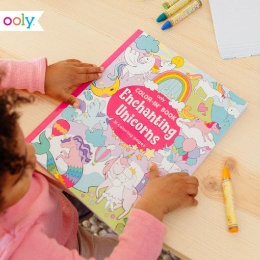 112612-1 OOLY Målarbok Enchanting Unicorns Coloring Book